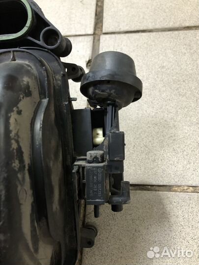 Впускной коллектор Audi A6 C6 3.2 BYU