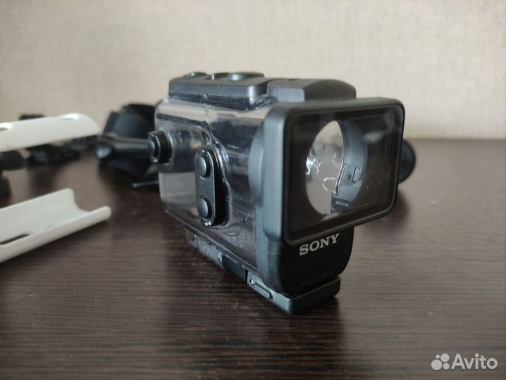Экшен камера sony HDR-AS300