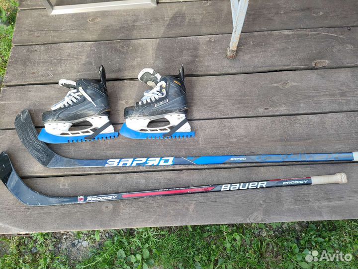 Клюшка хоккейная