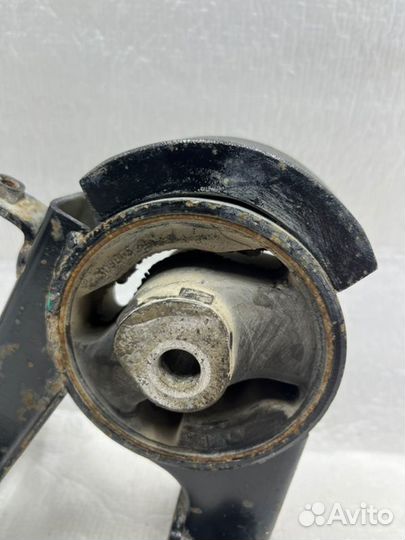 Подушка двигателя задняя Toyota Corolla E180/E181