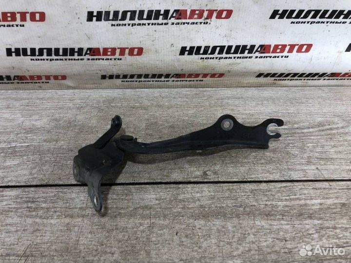 Петля капота левая Mazda 3 Bk 1.6 2006