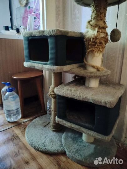 Домик для кошки с когтеточкой бу