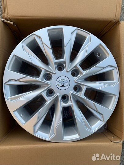 8x18 6х139.7 ет25 диски Toyota r18