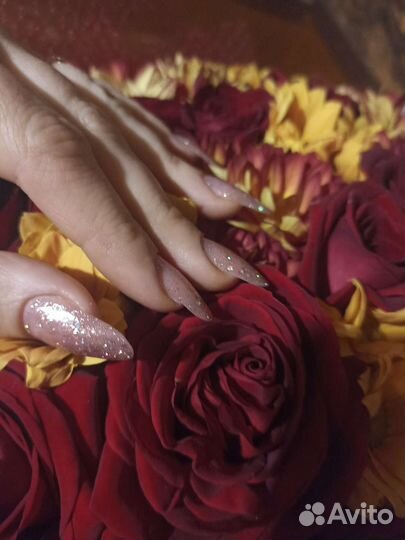 Наращивание ногтей на дому