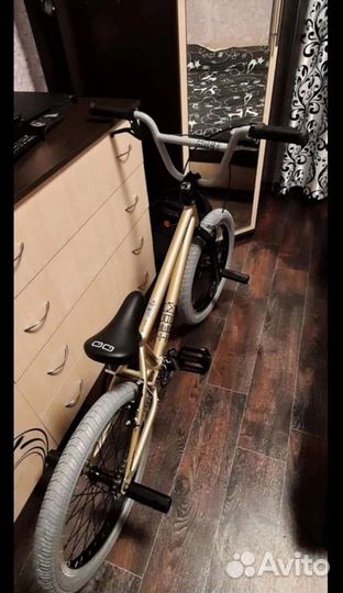 Трюковой велосипед BMX