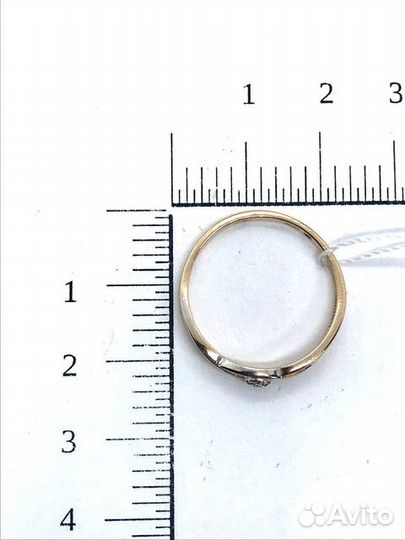 Золотое кольцо с бриллиантом 17,5р