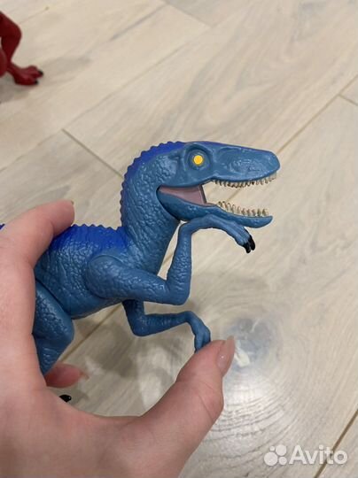 Динозавр тираннозавр раптор