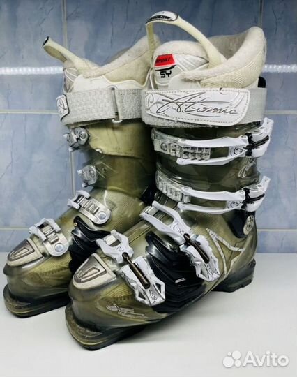 Горнолыжные ботинки женские