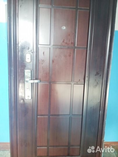 Дверь входная металлическая