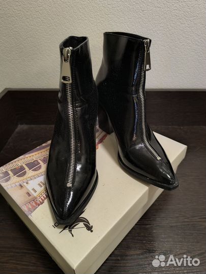 Ботинки женские 38