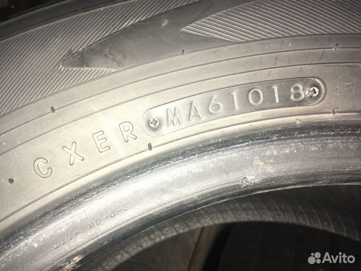 Toyo Tranpath MPZ 215/60 R17 96H