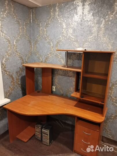 Компьютерный стол