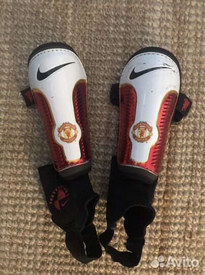 Футбольные щитки детские