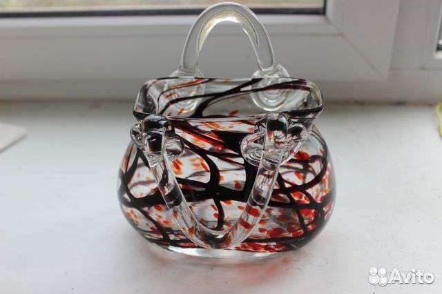 Вазы сумочка цветное стекло