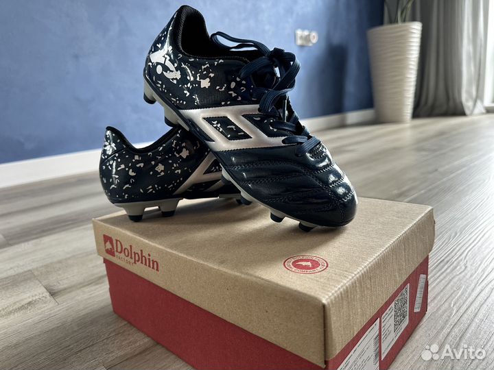 Детские футбольные бутсы