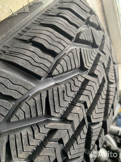 Tigar Winter 245/45 R18 100V