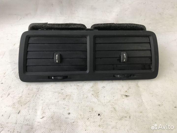 Воздуховод торпеды центральный Dodge Challenger