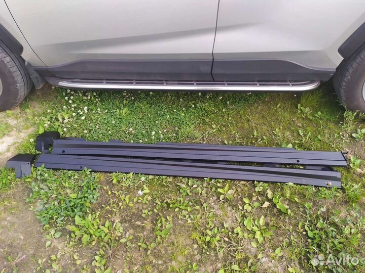 Накладки на пороги Toyota Rav4 XA50 2021