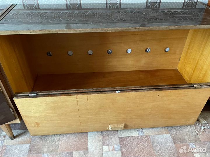 Комоды и тумбы