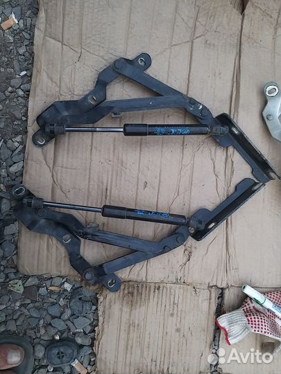 Петли багажника лифан бриз седан черные 2шт