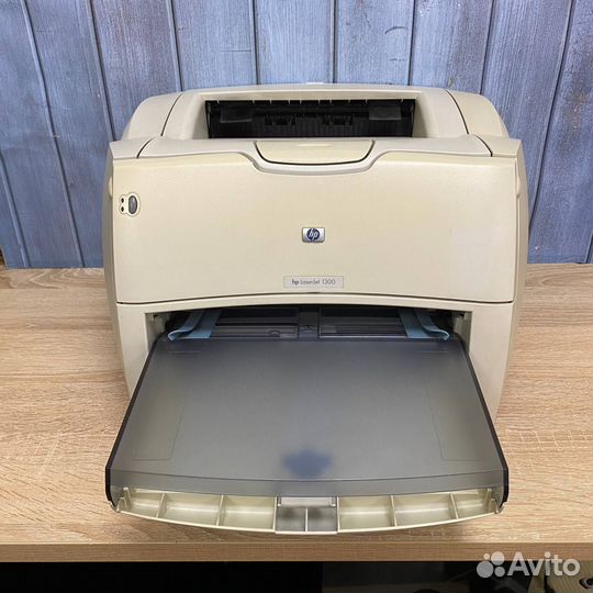 Лазерный принтер HP LaserJet 1300 Новый картридж