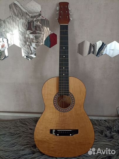 Акустическая гитара Российская