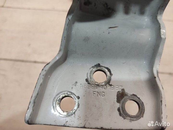 Петли двери задние Mercedes Vito W639 ом646 2006