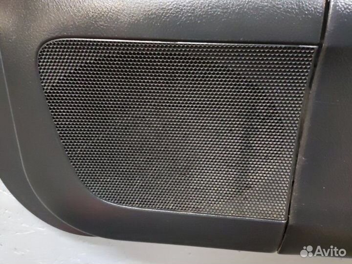 Обшивка боковой двери передняя правая Lexus Rx 350