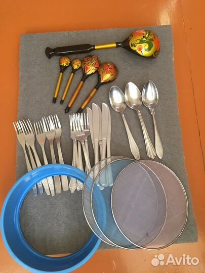 Столовые приборы, сито для муки, ложки деревянные