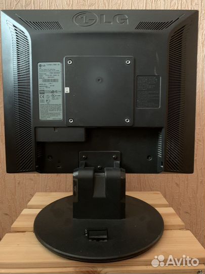 Монитор LG