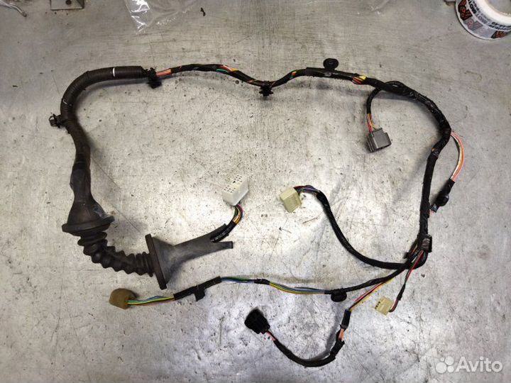 Проводка передняя левая Mitsubishi Lancer 9 седан