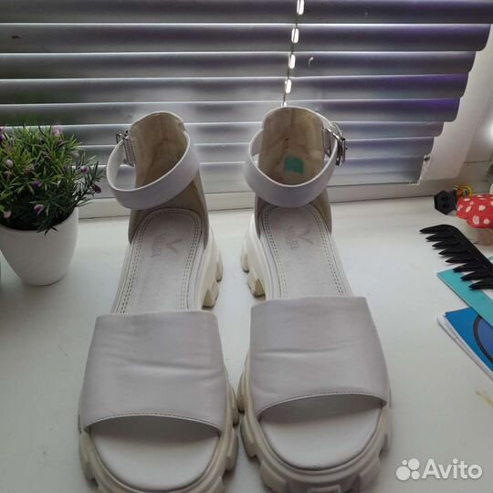 Босоножки