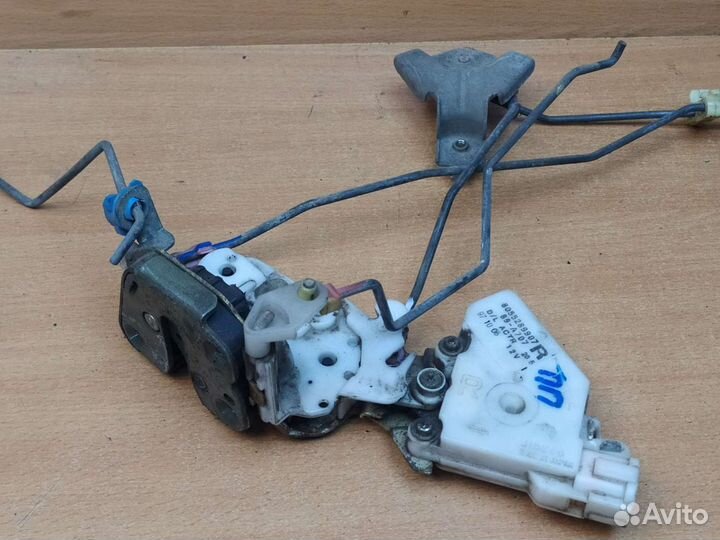 Замок двери передний правый, Infiniti I30 A32