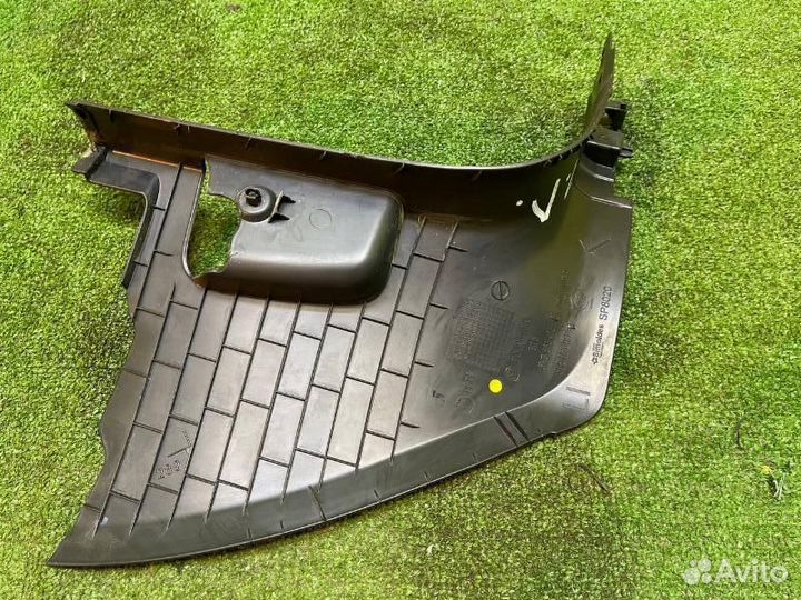 Накладка стойки передняя левая Volkswagen Tiguan