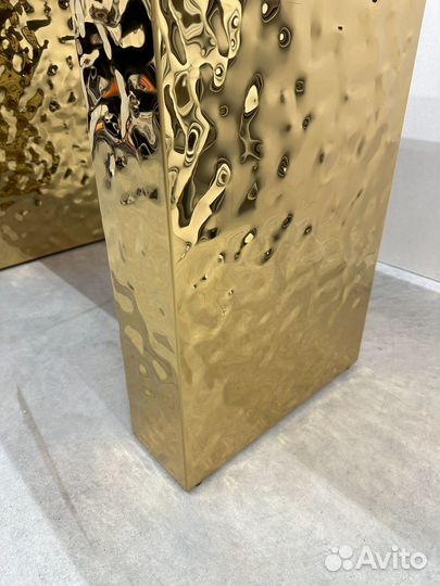 Мраморный стол