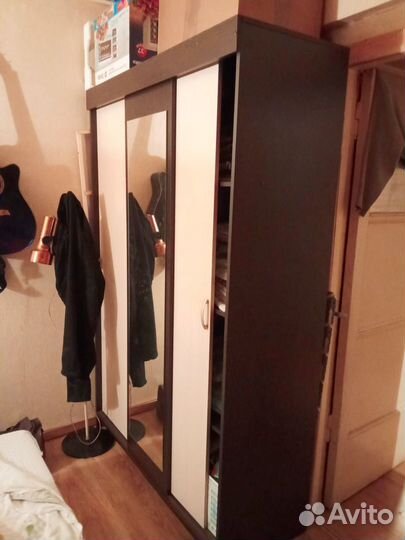 Шкаф купе с зеркалом