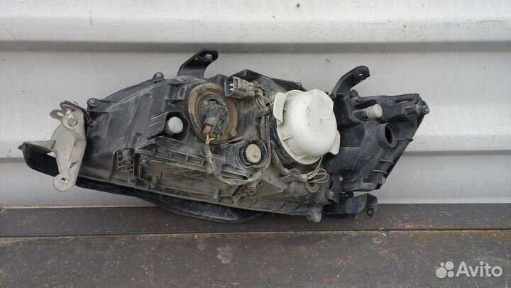 Фара Subaru Outback Legacy BL правая