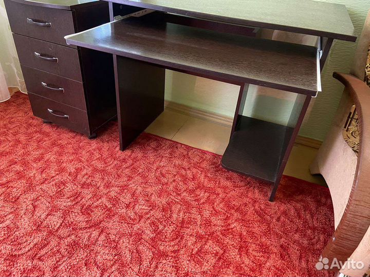 Стол и тумба