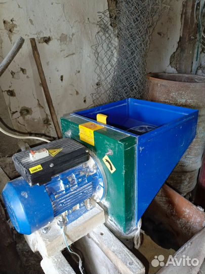 Дробилка зерновая крупорушка