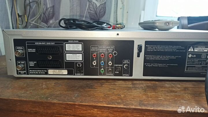 Видеомагнитофон LG с DVD