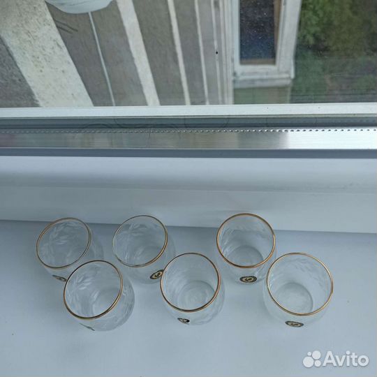 Стопка хрустальная. Полка под крышки