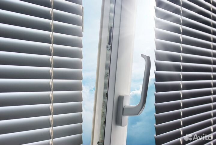 Жалюзи оконные горизонтальные