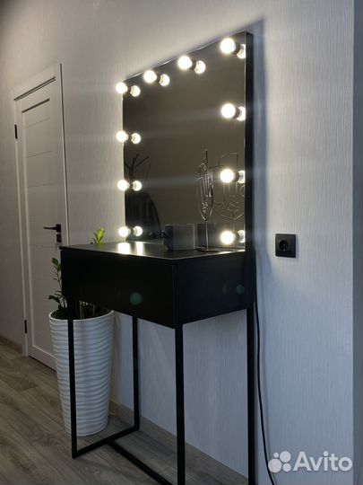 Зеркало гримерное, туалетный столик, комод