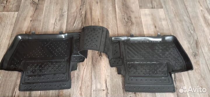 Автомобильные коврики резиновые на Пежо 408