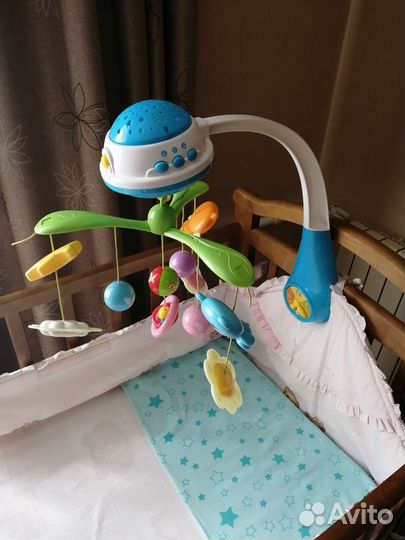 Музыкальный мобиль на кроватку