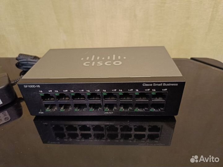 Коммутатор свитч 16 портов Cisco SF100D-16