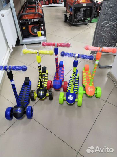 Самокат детский новый