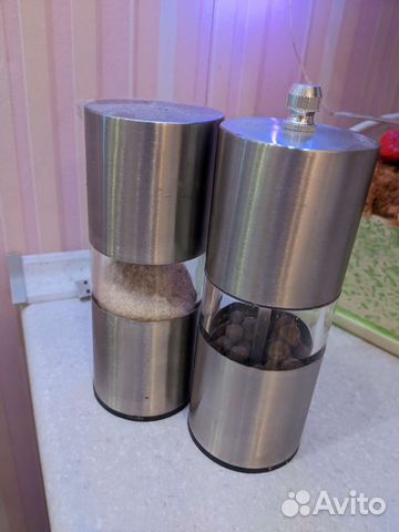 Солонка и перечница мельница, консервный нож