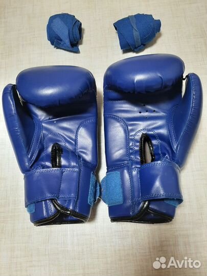 Боксерские перчатки