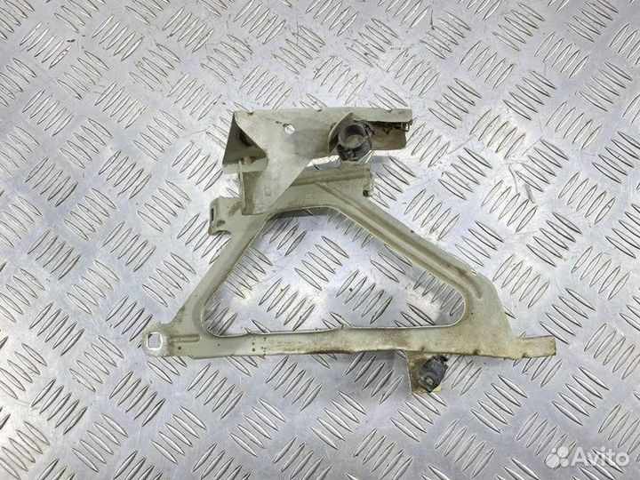 Кронштейн крыла правый Bmw 7 F01 N63B44 2009